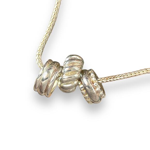 Vintage sterling silver 925 necklace 16 inch and charms - Picture 2 of 5